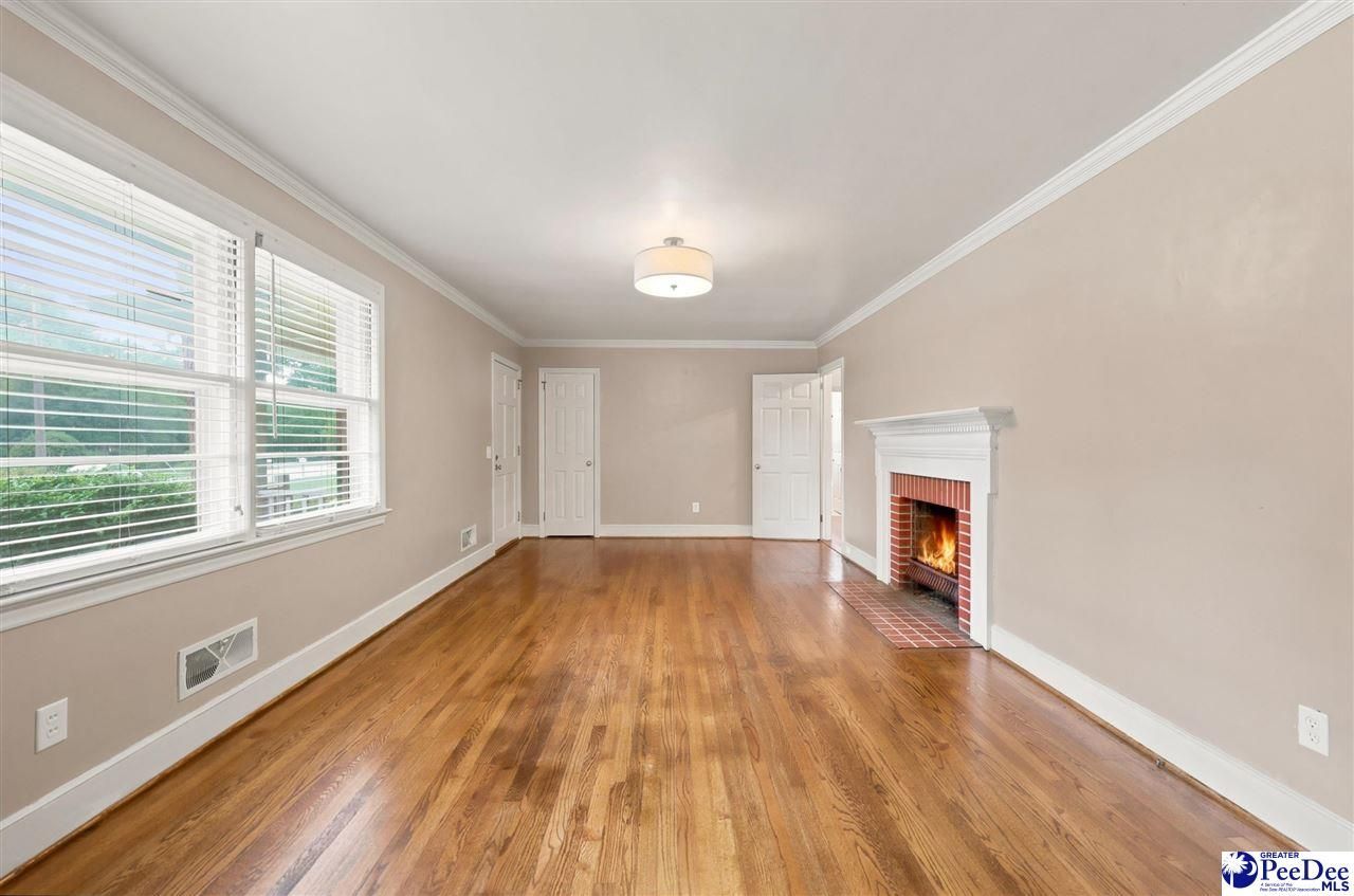 1327 Wisteria Drive Photo 6