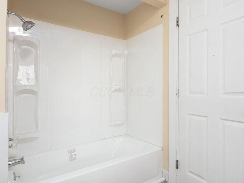 350 W Main Street , Newark, OH 43055 Photo 18