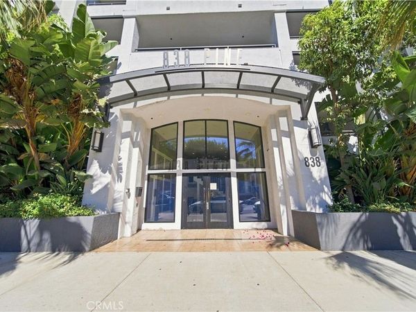 838 Pine, Long Beach, CA 90813