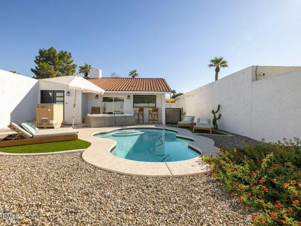 3037 E CLARENDON Avenue, Phoenix, AZ 85016