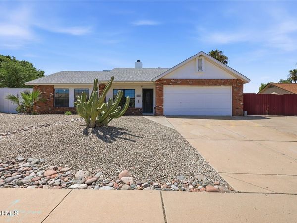 6723 E IVYGLEN Street, Mesa, AZ 85205