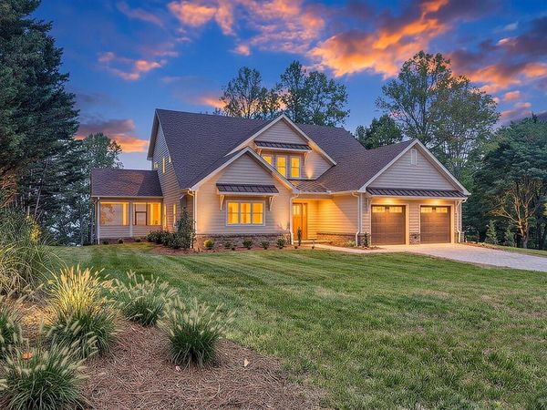 51 Island View DR , Penhook, VA 24137