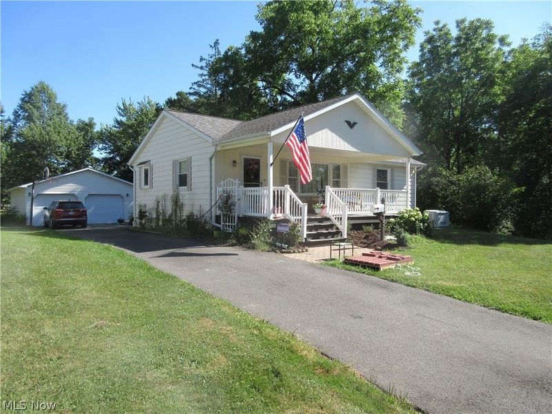 75 E Erie Street, Jefferson, OH 44047 Photo 2