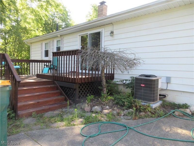 75 E Erie Street, Jefferson, OH 44047 Photo 3