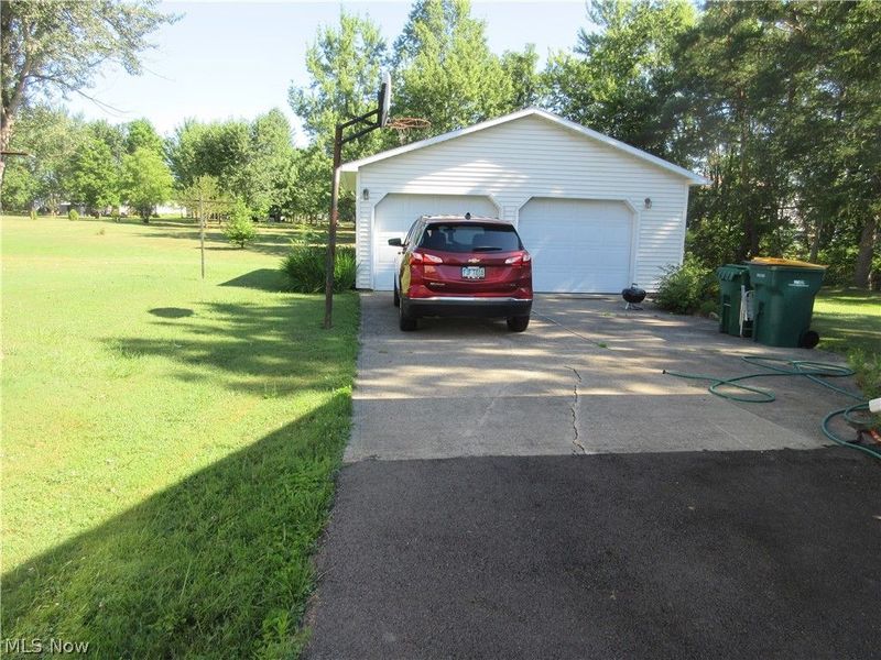75 E Erie Street, Jefferson, OH 44047 Photo 4
