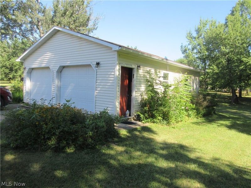 75 E Erie Street, Jefferson, OH 44047 Photo 5