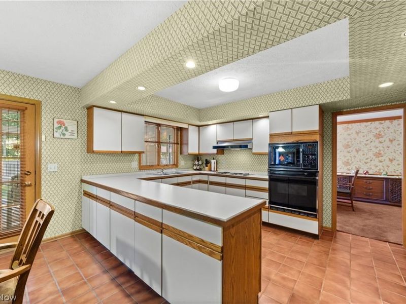 24177 Stonehedge Drive, Westlake, OH 44145 Photo 10