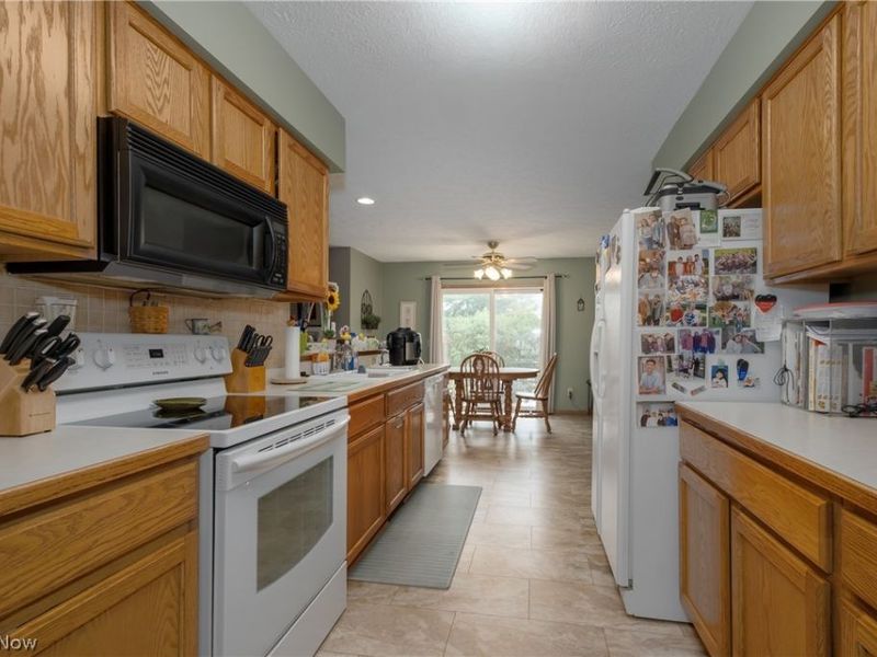 7540 Cheverton Circle NW, Massillon, OH 44646 Photo 11