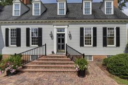 4800 Portobello Road  photo 4