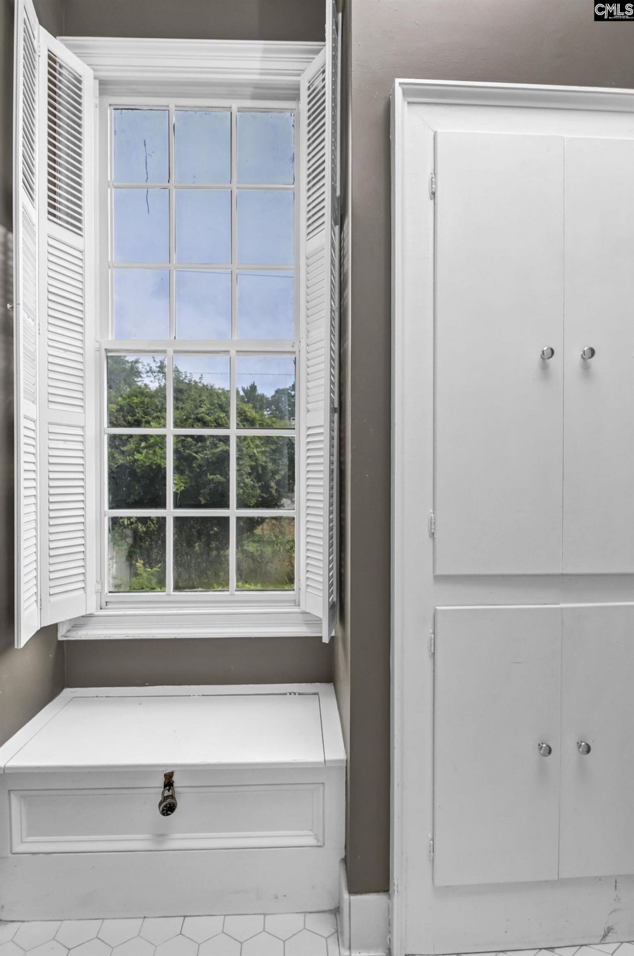 4800 Portobello Road  Photo 41