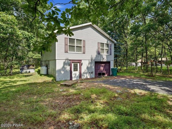 1191 Bluebird Lane , Bushkill, PA 18324