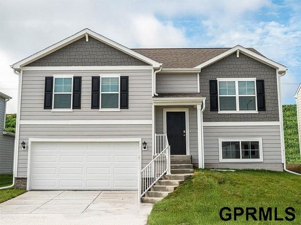6524 N 187th Street, Elkhorn, NE 68007
