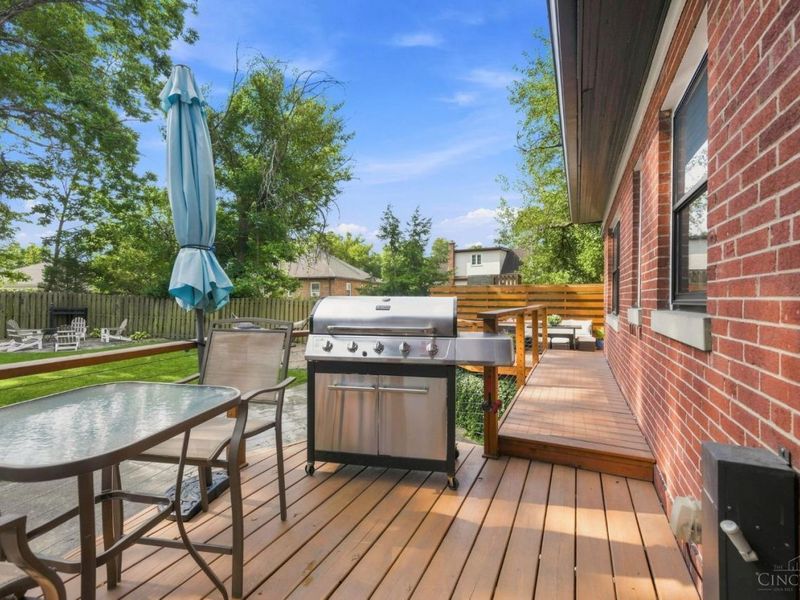 1112 Mclaughlin Place, Cincinnati, OH 45226 Photo 26