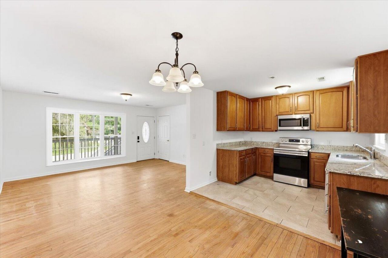 803 Savage Road Photo 12