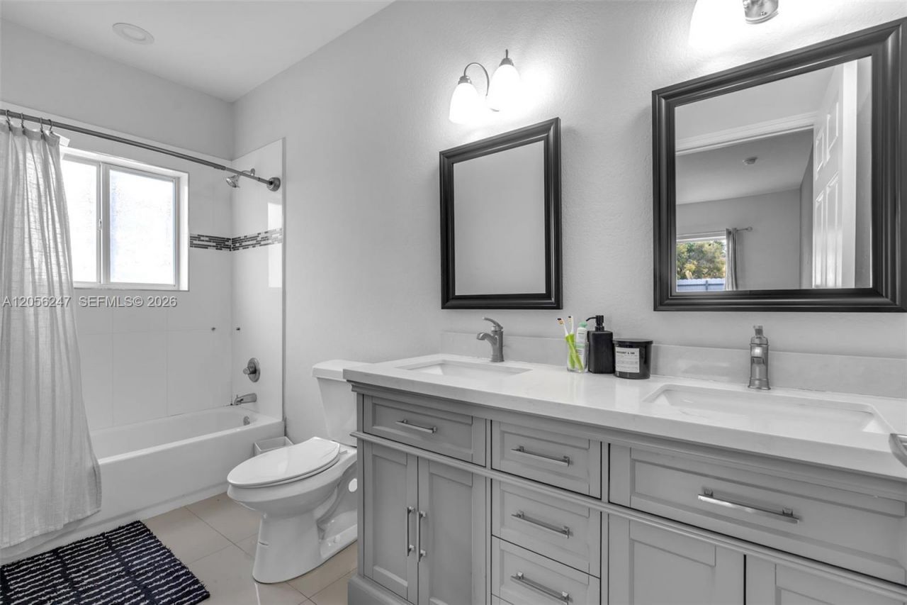 1330 NW 11th St, Fort Lauderdale, FL 33311 Photo