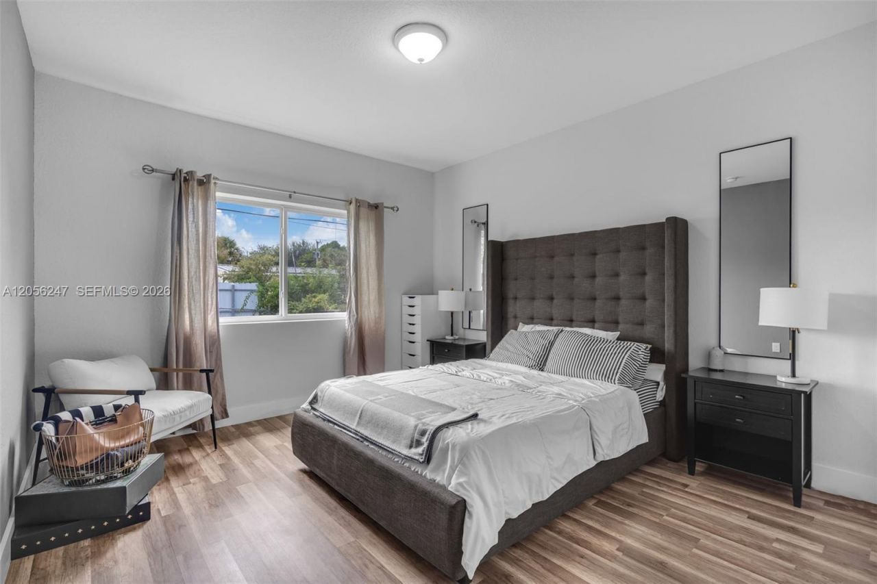 1330 NW 11th St, Fort Lauderdale, FL 33311 Photo