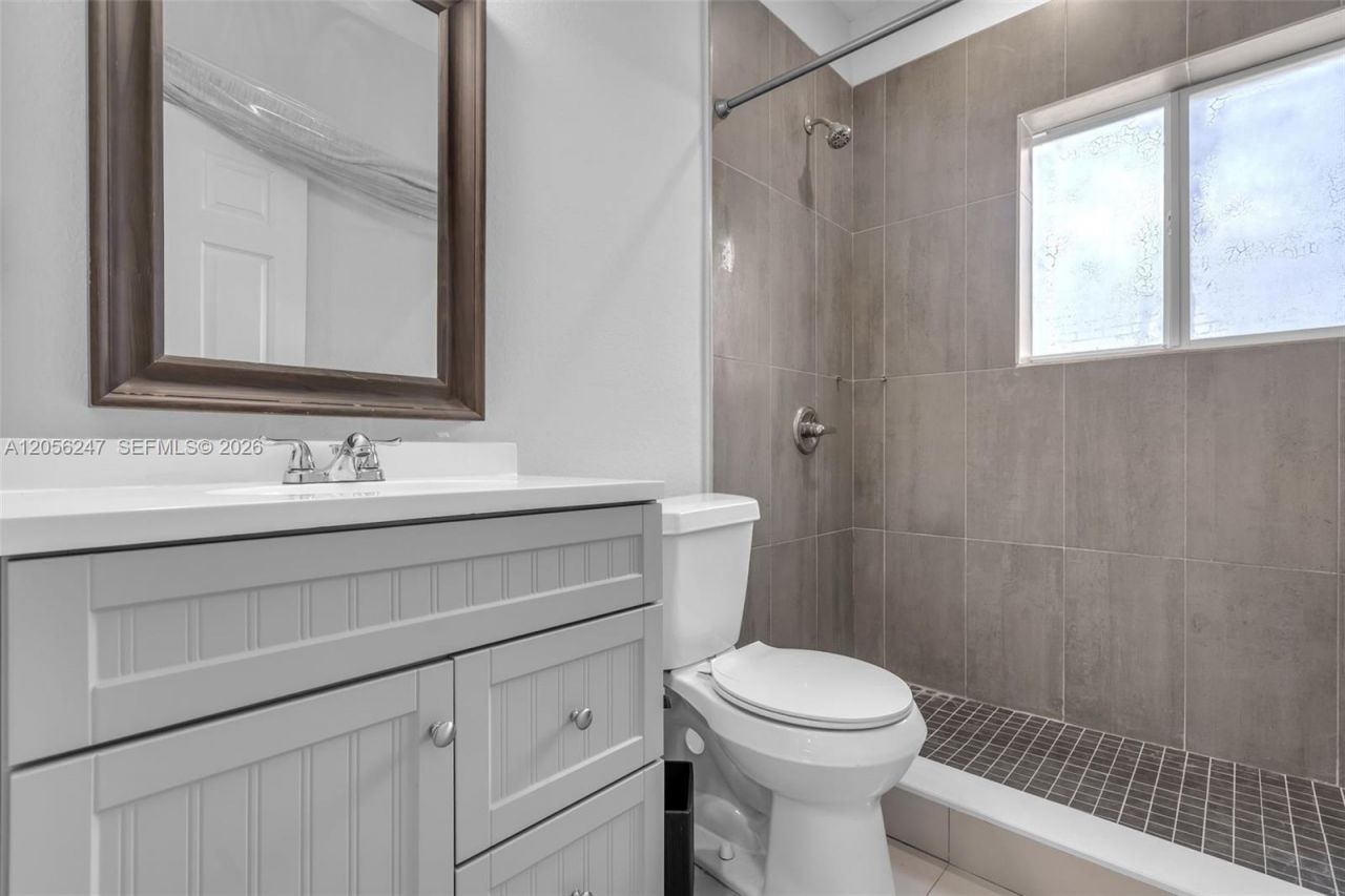 1330 NW 11th St, Fort Lauderdale, FL 33311 Photo
