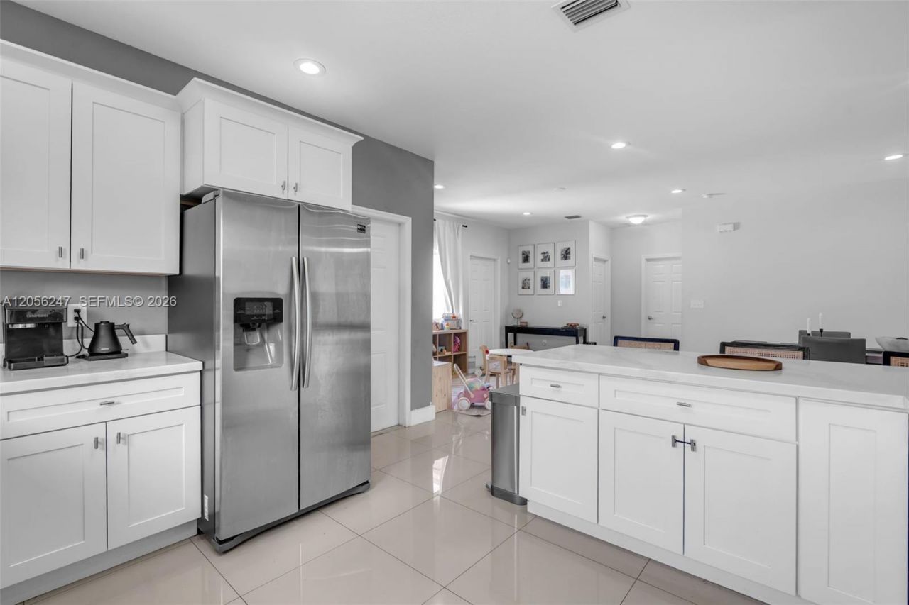 1330 NW 11th St, Fort Lauderdale, FL 33311 Photo