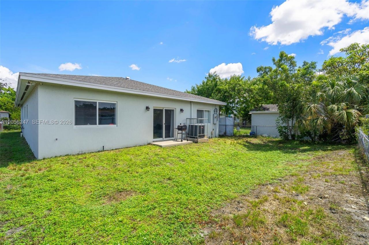 1330 NW 11th St, Fort Lauderdale, FL 33311 Photo