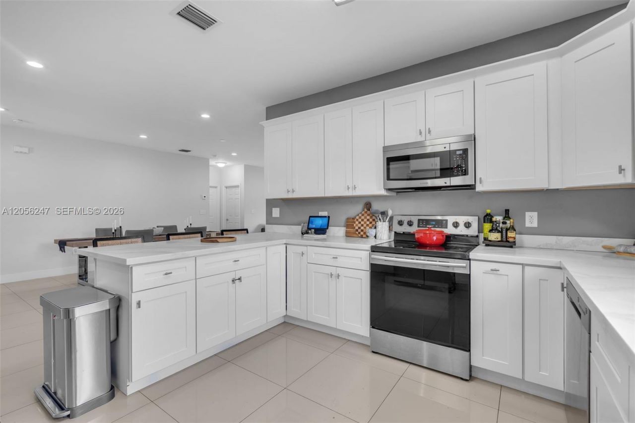 1330 NW 11th St, Fort Lauderdale, FL 33311 Photo