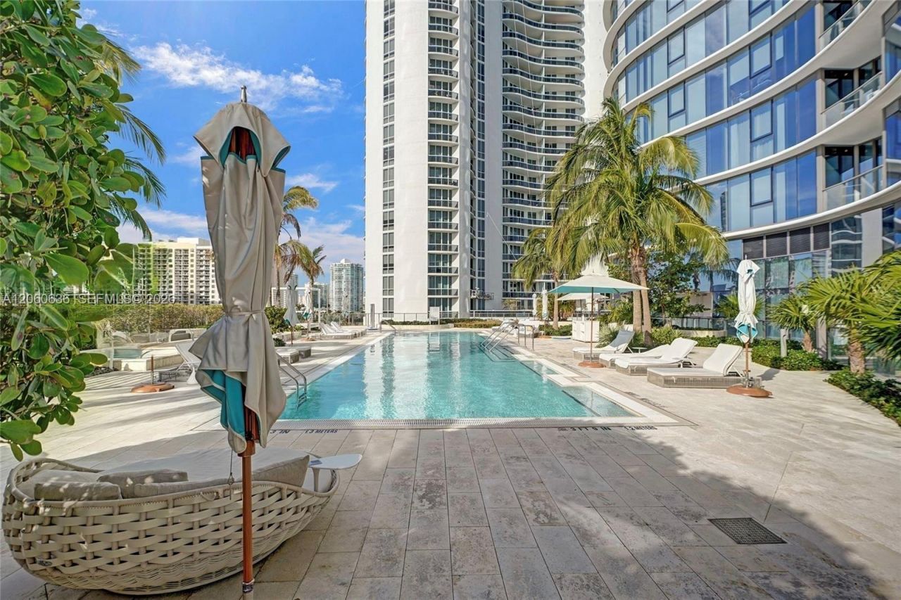 15701 Collins Ave, Unit 4701, Sunny Isles Beach, FL 33160 Photo