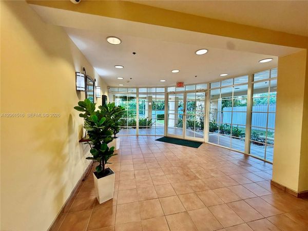 601 SW 37th Ave, Unit 303, Miami, FL 33135