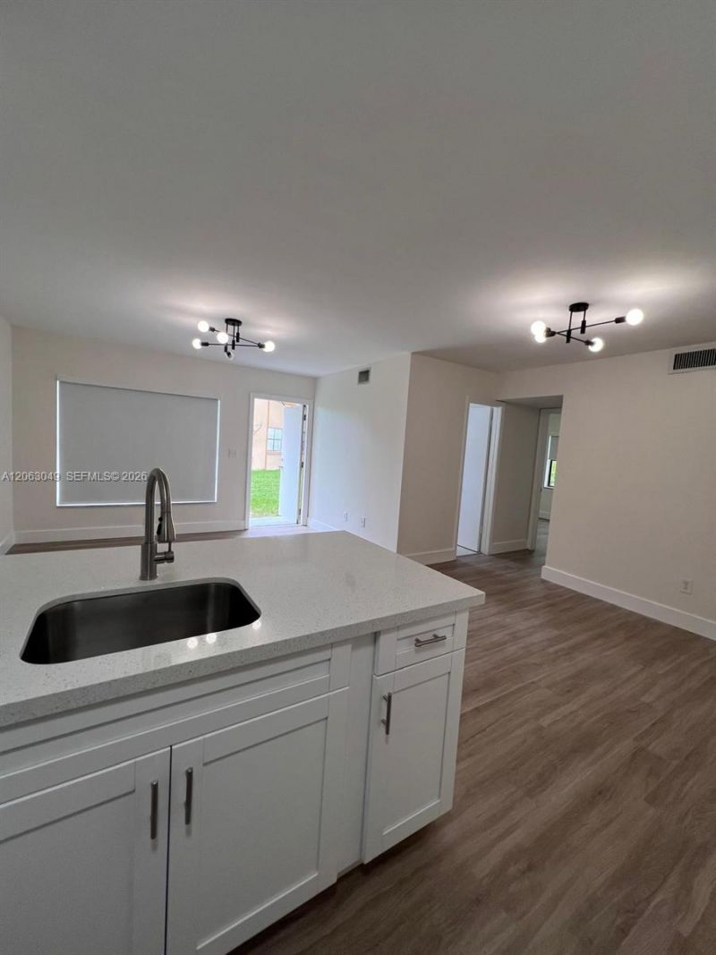 2685 W 66th St, Unit 12-20, Hialeah, FL 33016 Photo