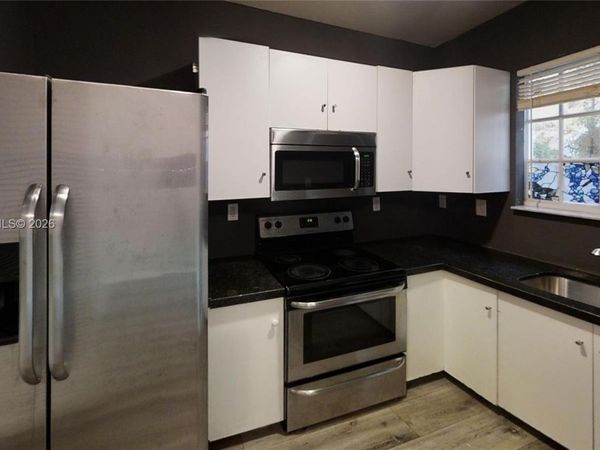 2084 NE 167th St , Unit 2-102, North Miami Beach, FL 33162