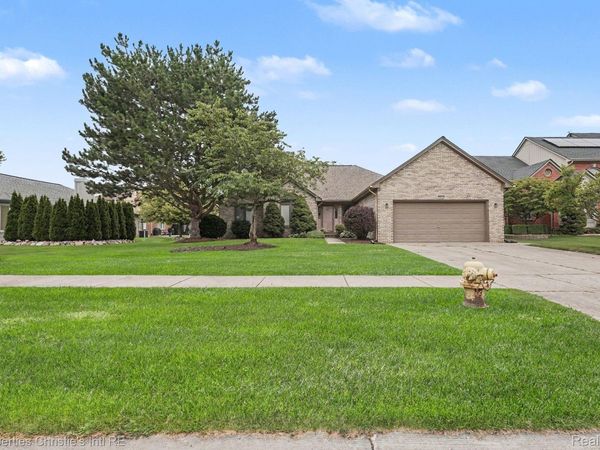 49316 Deerfield Park, Macomb Township, Mi 48044
