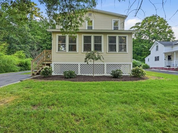 39 Water St, Northampton, MA 01053