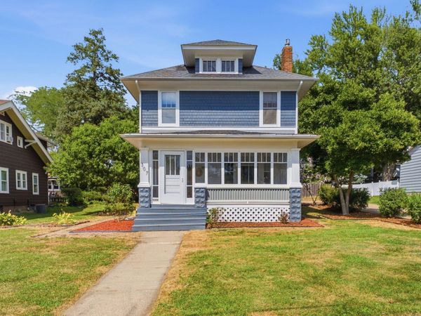 307 PARKINGTON, Muscatine, IA 52761