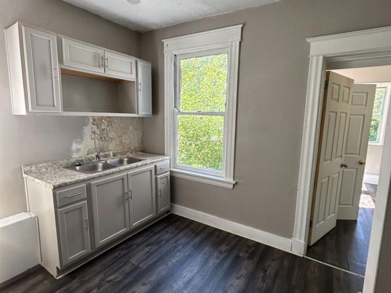 811 S FRED SHUTTLESWORTH Circle, Cincinnati, OH 45229 Photo 3