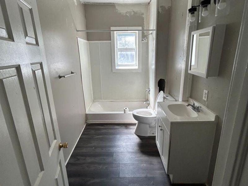 811 S FRED SHUTTLESWORTH Circle, Cincinnati, OH 45229 Photo 4