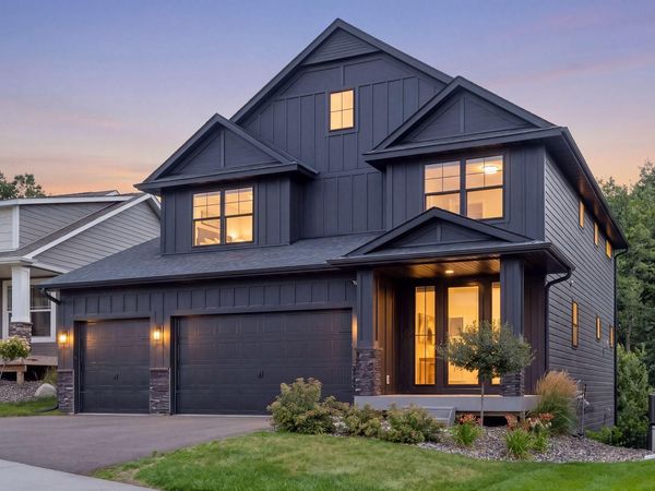 7400 Agate Trail , Inver Grove Heights, MN 55077