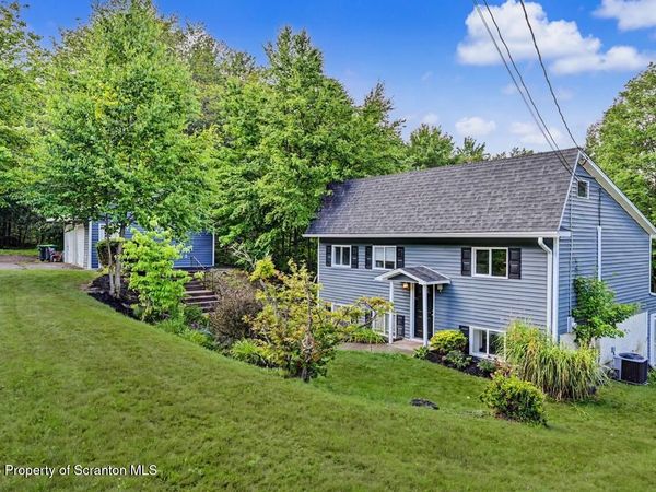 112 Mosswood Rd Road , Roaring Brook Twp, PA 18444