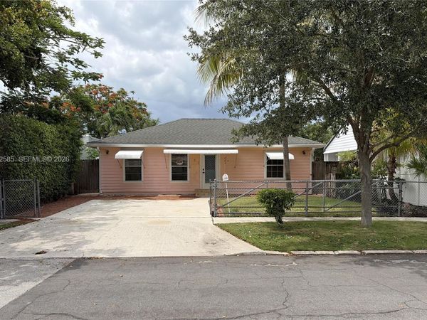 723 Valley Forge Rd , West Palm Beach, FL 33405