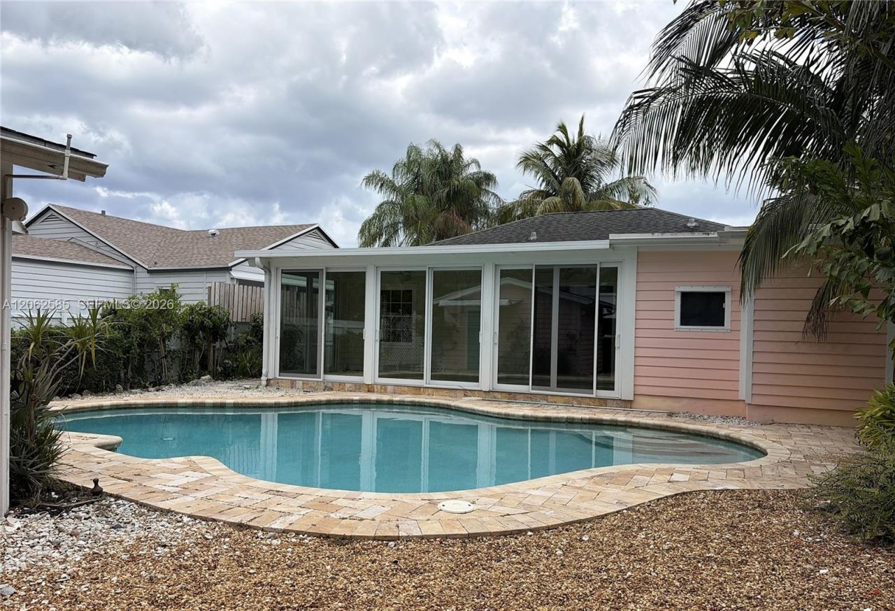 723 Valley Forge Rd , West Palm Beach, FL 33405 Photo