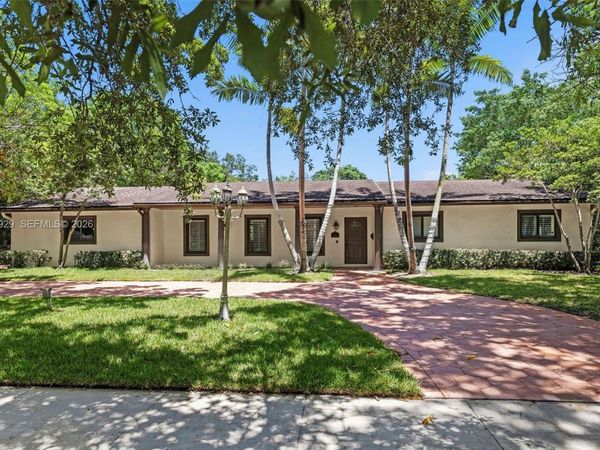 15221 SW 82nd Ave, Palmetto Bay, FL 33157