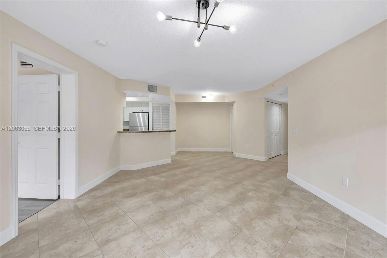 2009 SE 10th Ave, Unit 302, Fort Lauderdale, FL 33316 Photo