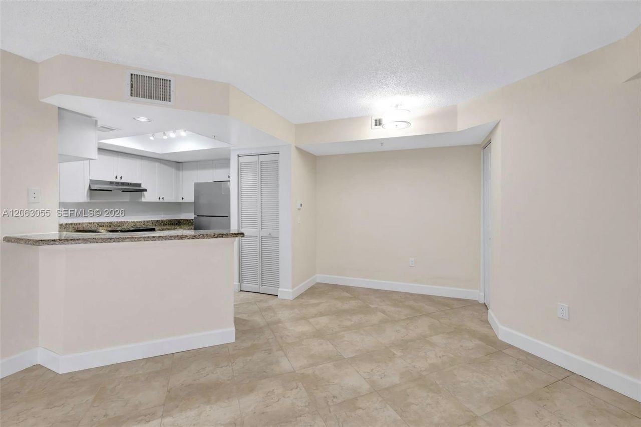 2009 SE 10th Ave, Unit 302, Fort Lauderdale, FL 33316 Photo