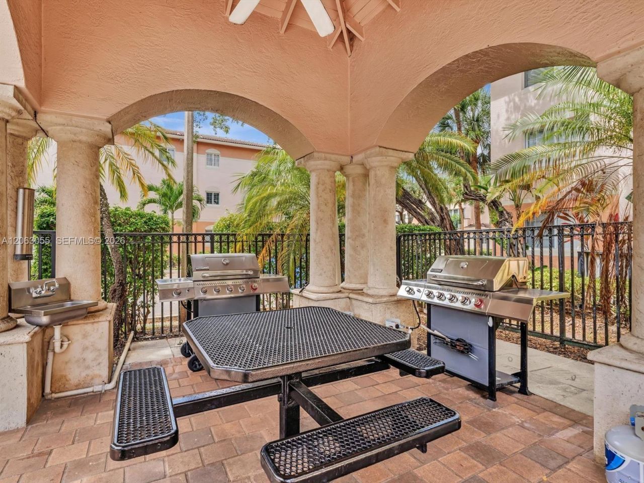 2009 SE 10th Ave, Unit 302, Fort Lauderdale, FL 33316 Photo