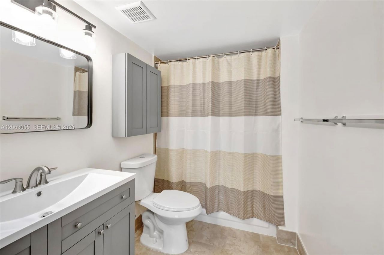 2009 SE 10th Ave, Unit 302, Fort Lauderdale, FL 33316 Photo