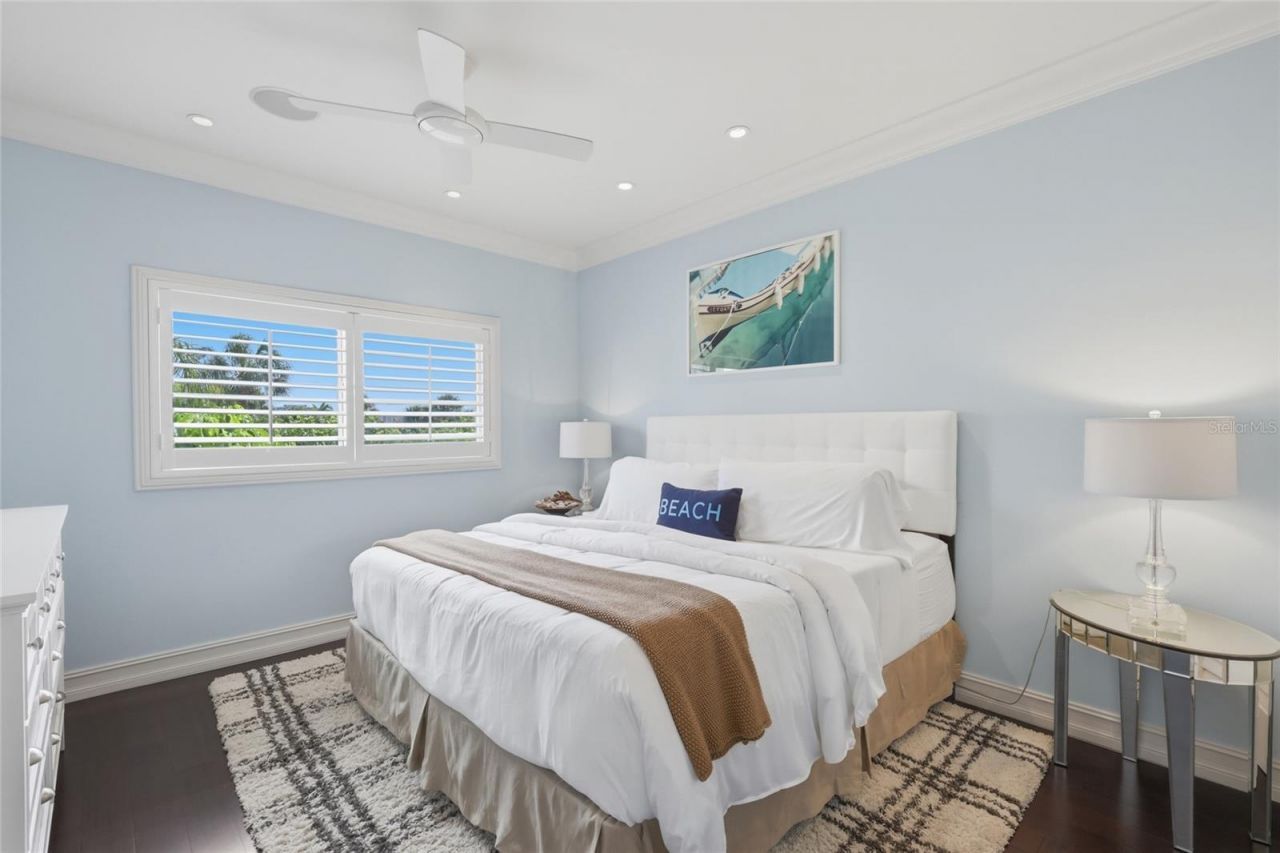 7001 Gulf Of Mexico Drive, Unit 24, Longboat Key, FL 34228 Photo