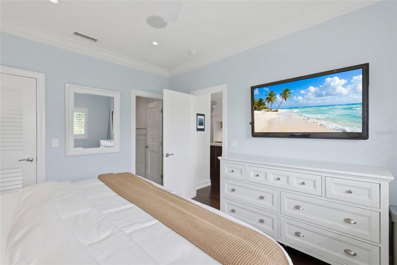 7001 Gulf Of Mexico Drive, Unit 24, Longboat Key, FL 34228 Photo