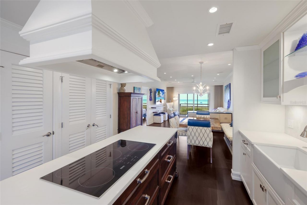 7001 Gulf Of Mexico Drive, Unit 24, Longboat Key, FL 34228 Photo