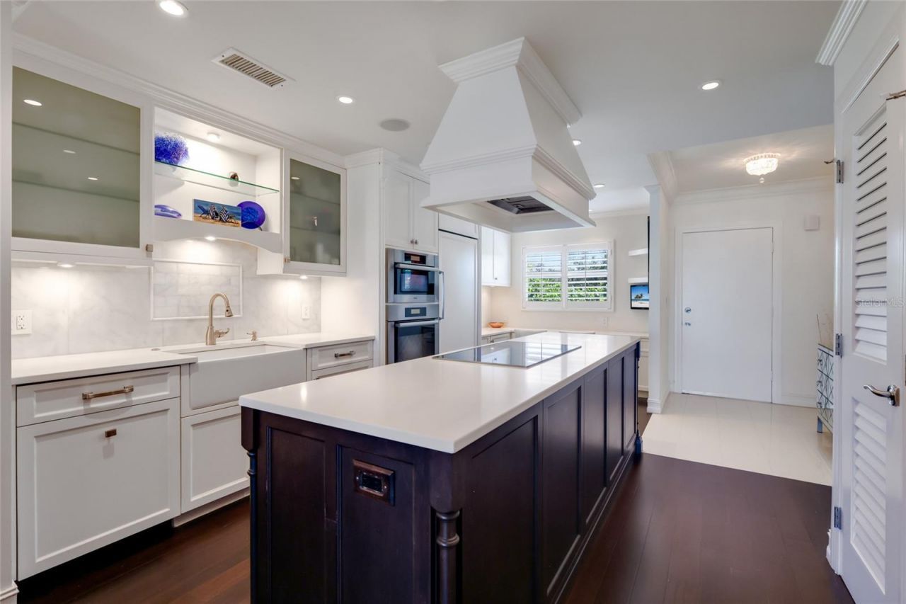 7001 Gulf Of Mexico Drive, Unit 24, Longboat Key, FL 34228 Photo
