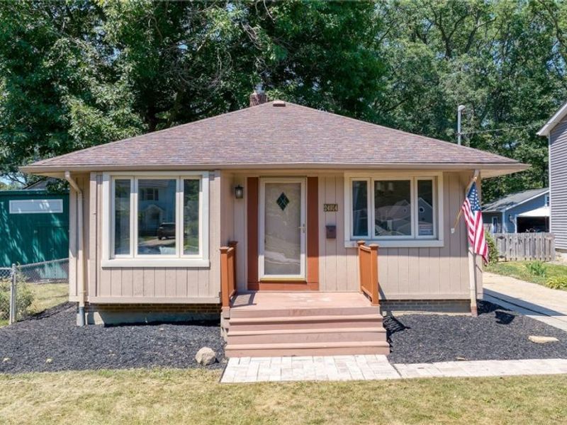 24914 E Oakland, Bay Village, OH 44140 Photo 1