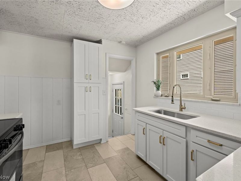 24914 E Oakland, Bay Village, OH 44140 Photo 22