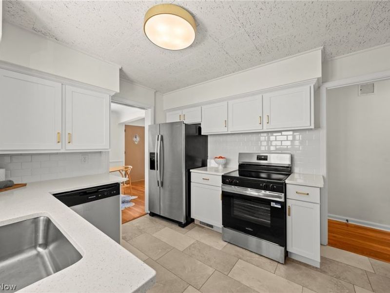 24914 E Oakland, Bay Village, OH 44140 Photo 26