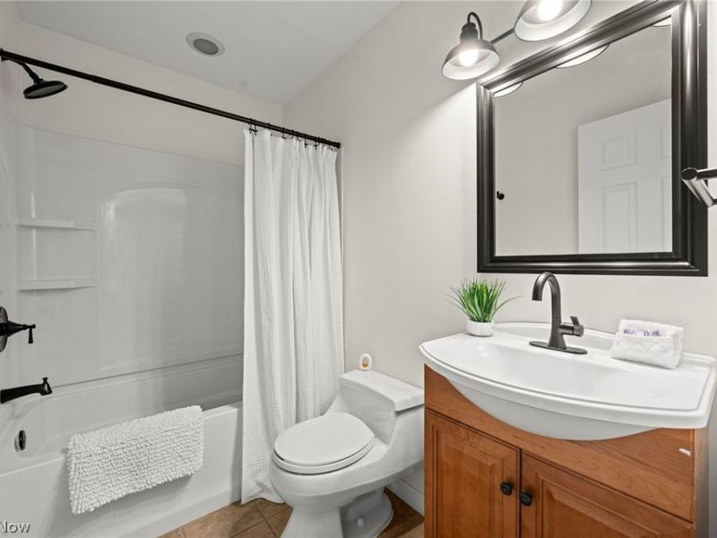 24914 E Oakland, Bay Village, OH 44140 Photo 29
